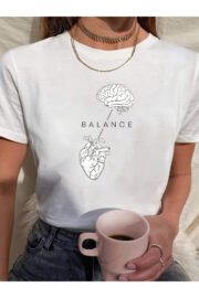 Kadın oversize balance baskılı T-shirt rahat ve şık Tasarım