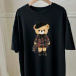 Sanatçı Ayı Baskılı Unisex Siyah Oversize T-shirt - Rahat ve Şık Tasarım