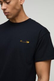 Ataç Baskılı Siyah Oversize T-shirt - Rahat ve Şık Tasarım